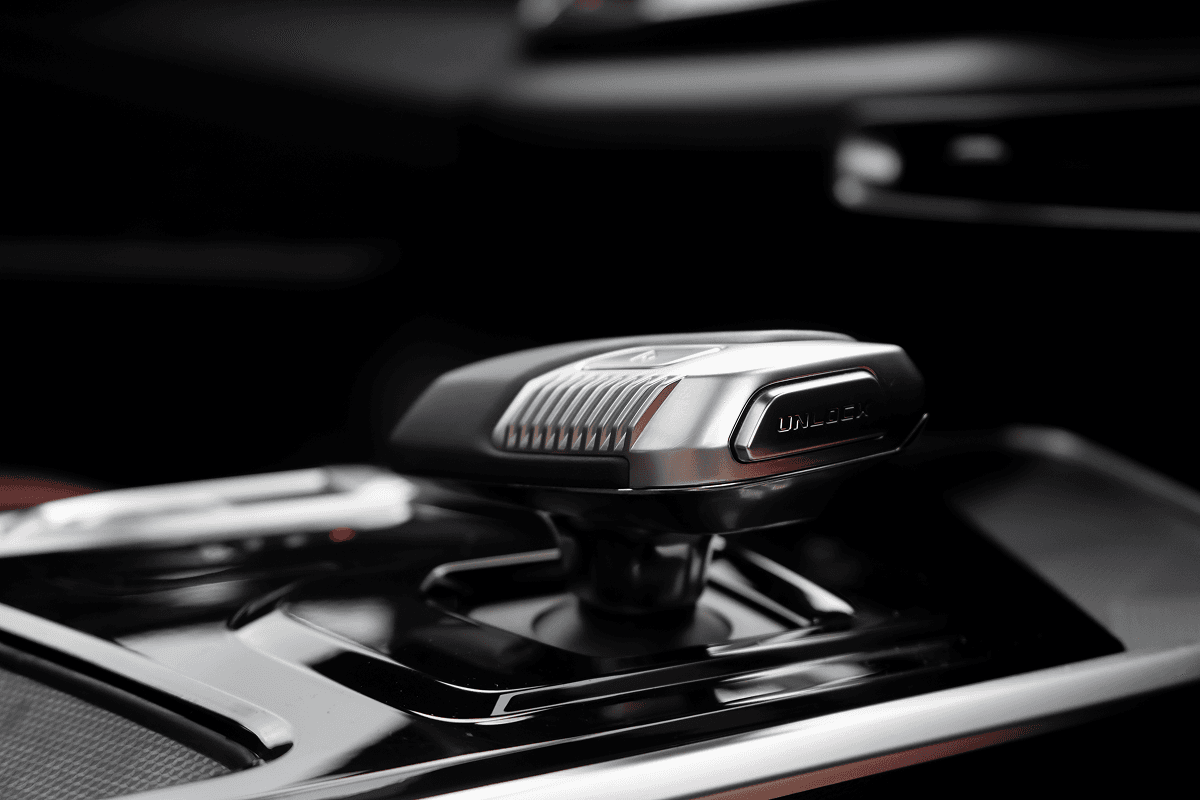 BAIC X55 gear shifter and drive mode selector